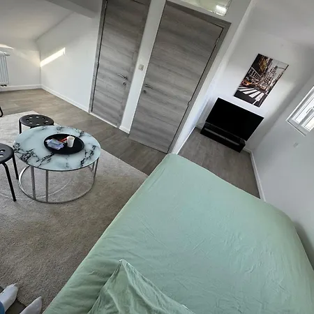 Qozyroom * Machelen